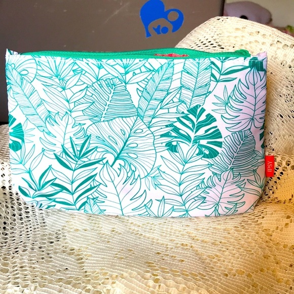 Handbags - Ipsy green leaf Make up bag